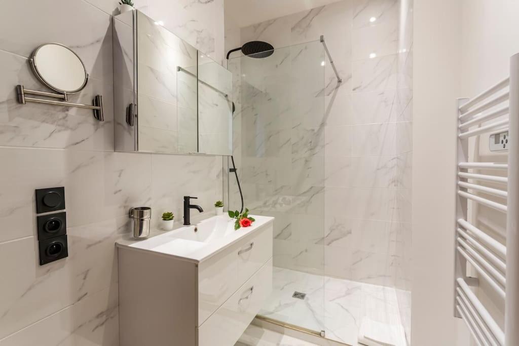 Suite Paris, Tour Eiffel, Champs Elysees Bagian luar foto