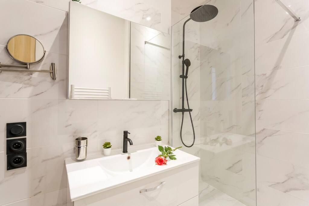 Suite Paris, Tour Eiffel, Champs Elysees Bagian luar foto